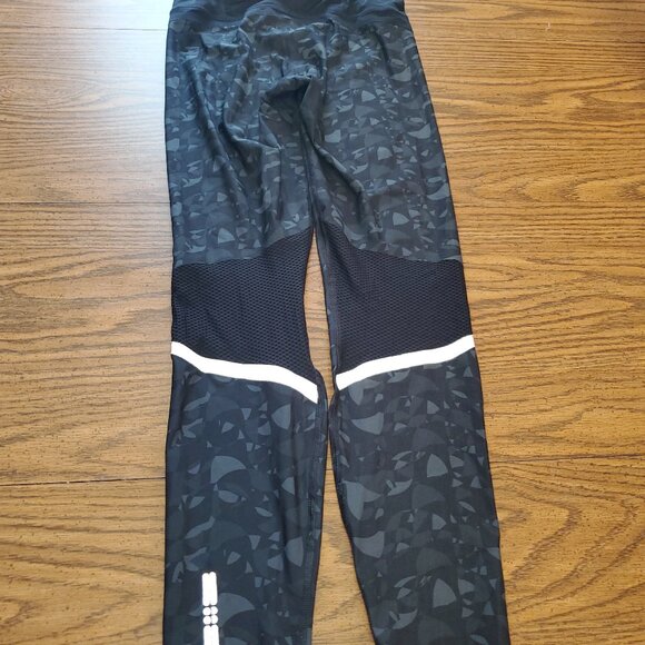 Sweaty Betty Reflective Leggings Size Small - Picture 7 of 7
